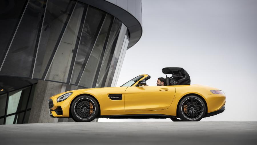  Mercedes-AMG GT S Roadster (R190) 2019 года  (WW) (фото 2 из 17)